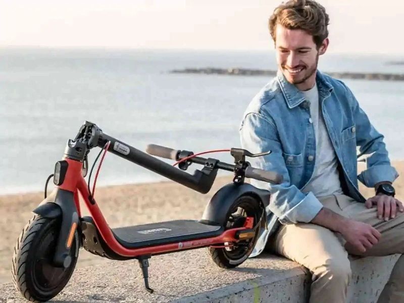 Електросамокат Segway Ninebot D28E, Black/Red e_sc_D28E фото